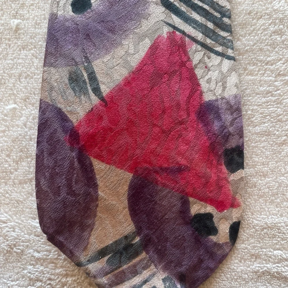Robert Daskal Abstract Patterned Tie in Red and Purple